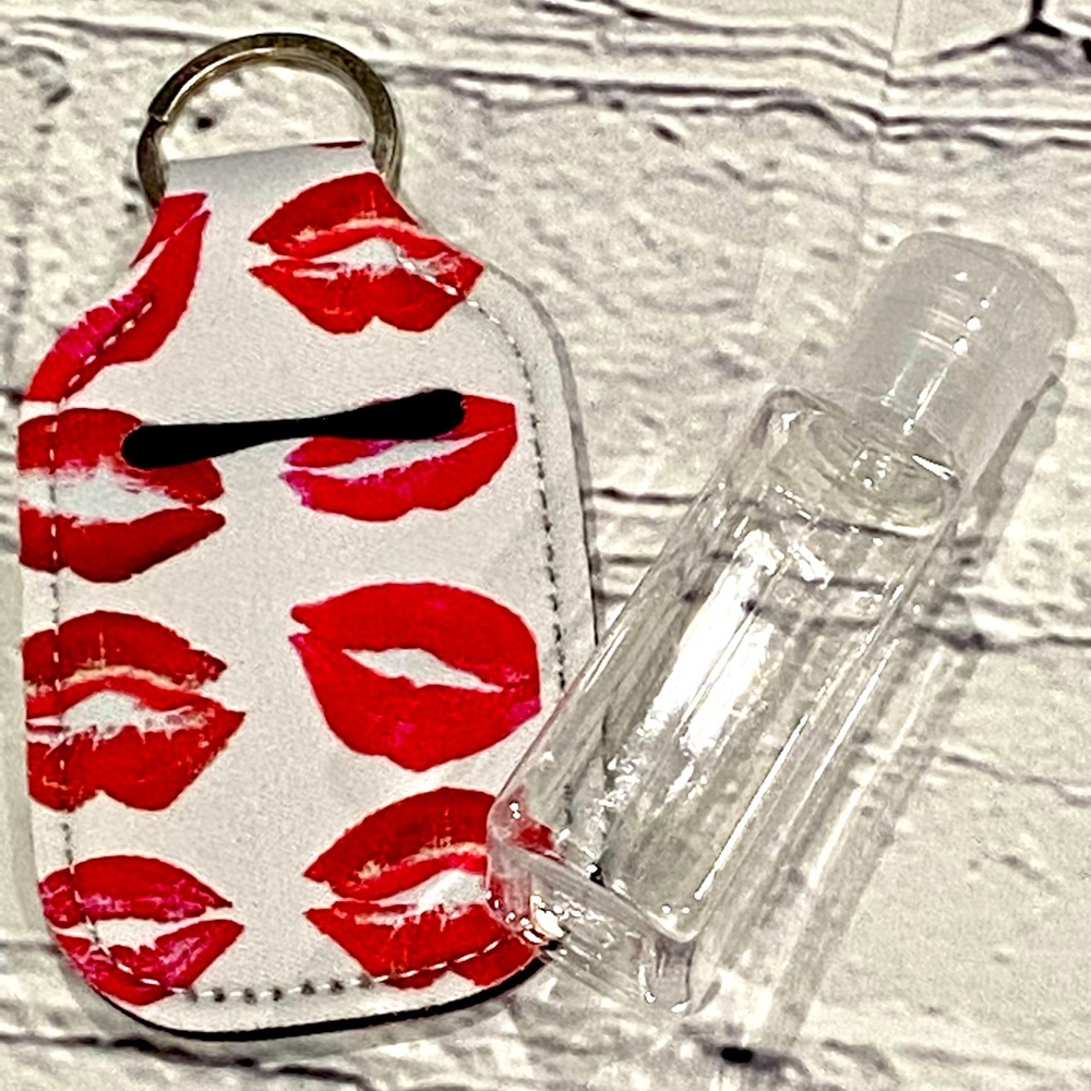 Hand sanitizer keychain holder - Lips